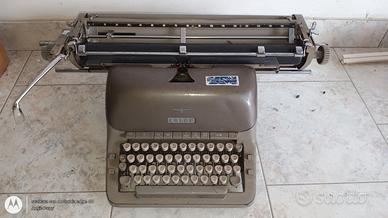 MACCHINA DA SCRIVERE ADLER