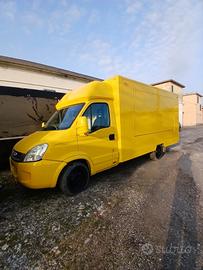 AUTONEGOZIO paninoteca ambulante food truck