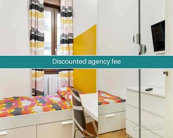Stanza in appartamento di 120 m² a Milano
