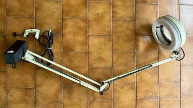 Lampada  AFMA con lente d'ingrandimento