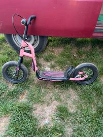 Monopattino com gomme