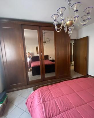 Camera da letto in noce
