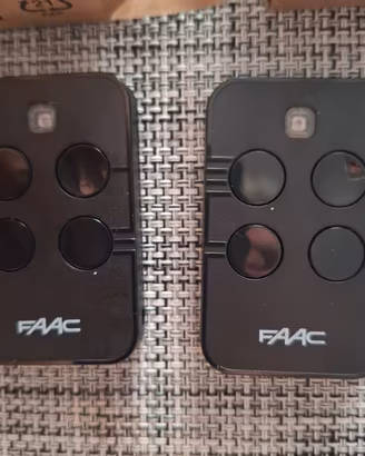  2 telecomandi FACC per cancello elettrico