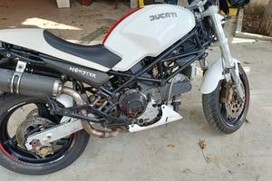 DUCATI MONSTER 900