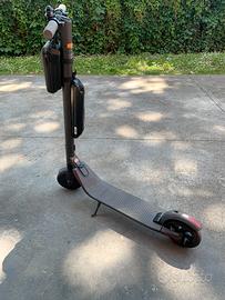Segway ES4 Monopattino Elettrico