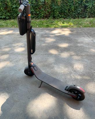 Segway ES4 Monopattino Elettrico