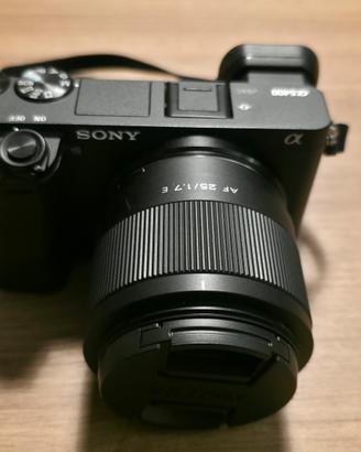 Sony a6400 + Viltrox 25mm 1.7 + Cage Smallrig