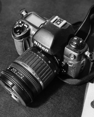 Nikon F100 con MB15