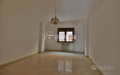 Appartamento 1°p. con ascensore, 3 camere, 1 bagno