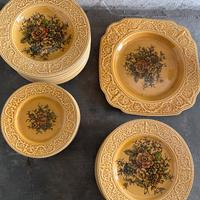 Servizio piatti vintage