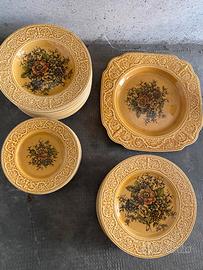 Servizio piatti vintage