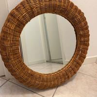 Specchio rotondo con cornice in rattan. Diam 60