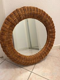 Specchio rotondo con cornice in rattan. Diam 60