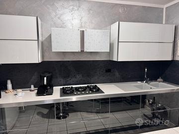 Cucina più penisola