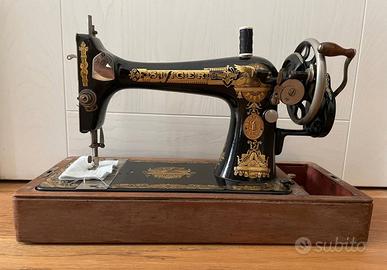 Macchina da cucire antica Singer Sfinge