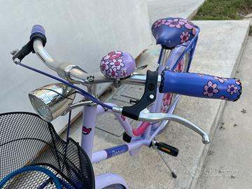 bicicletta con fantasia floreale