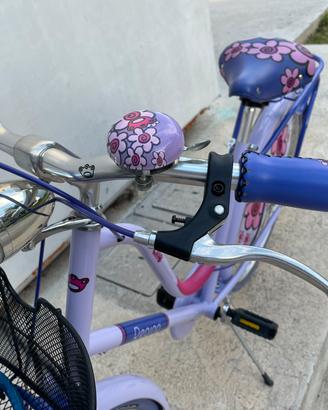 bicicletta con fantasia floreale