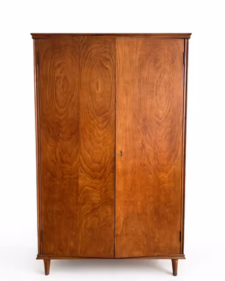 Armadio in legno con cassetti e specchio