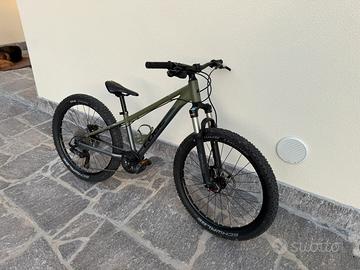 Bici Cube da 24 pollici