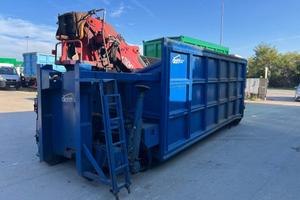 CONTAINER SCARRABILE USATO A CIELO APERTO CON G