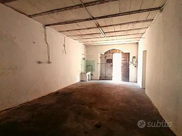 Magazzino/garage in zona Via Roma