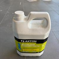 Prodotto antialghe per piscine