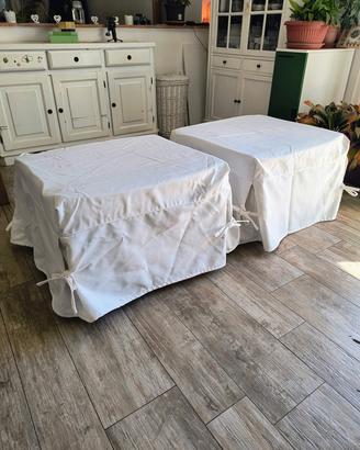 Coppia di puof letto