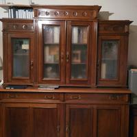Credenza con alzata in noce primi '900