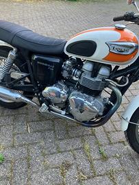 Triumph Bonneville 