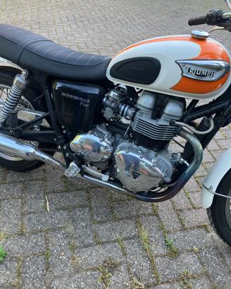Triumph Bonneville 