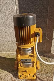 Pompa centrifuga verticale multistadio Grundfos CR