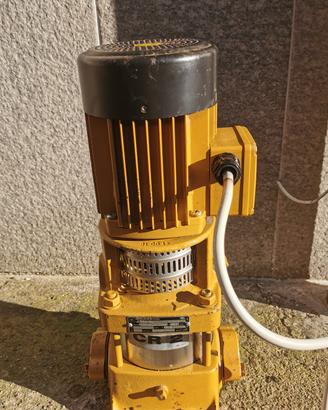 Pompa centrifuga verticale multistadio Grundfos CR