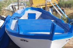 Gozzo in legno-vetroresina con motore Mercury 8cv