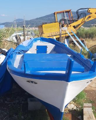 Gozzo in legno-vetroresina con motore Mercury 8cv