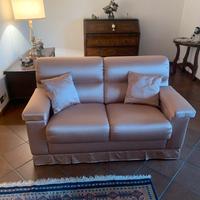 Divano in seta nuovo