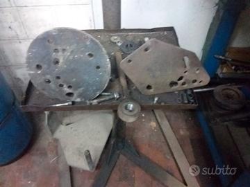 Sostegno per montaggio motore