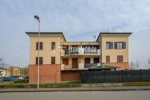 TRILOCALE AL PRIMO PIANO A PAROLA