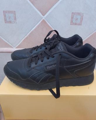 scarpe con lacci nere