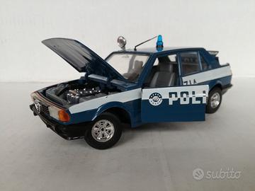 Modello alfa romeo giulietta polizia burago scio