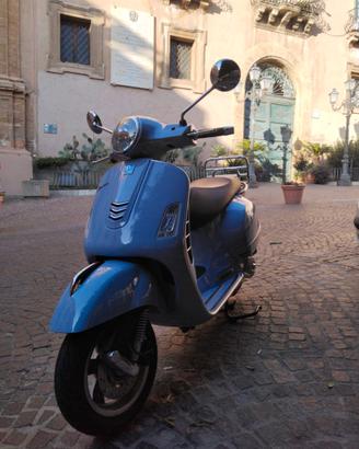 Scooter Piaggio Vespa 125 GTS