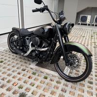 Harley-Davidson Softail Blackline - 2011