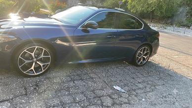 Giulia 2.2 Turbodiesel 190 CV AT8 B-Tech