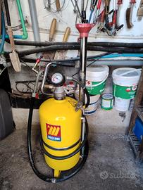 Aspiratore pneumatico per olio 