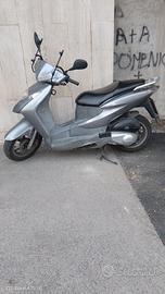 Honda dylan 150