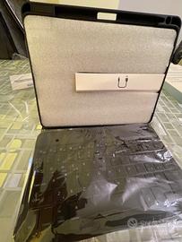 Cover con tastiera magnetica removibile 10.9’’