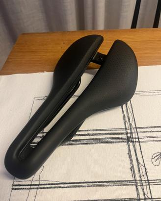Sella Bontrager aeolus elite 145mm