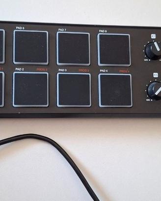 Akai LPD8 MIDI controller