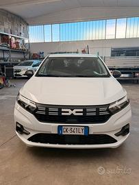 Dacia Sandero 2023 1.0 - 8700 Euro - 97.000 km