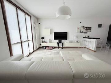 Appartamento di 95 m² con 2 locali e box auto a Br