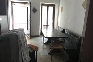 Palazzina su quattro livelli in pieno centro